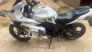 二手济南铃木极客飒 Gixxer 155