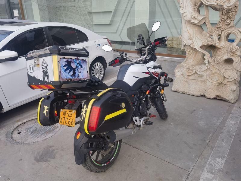 二手贝纳利金鹏 TRK251