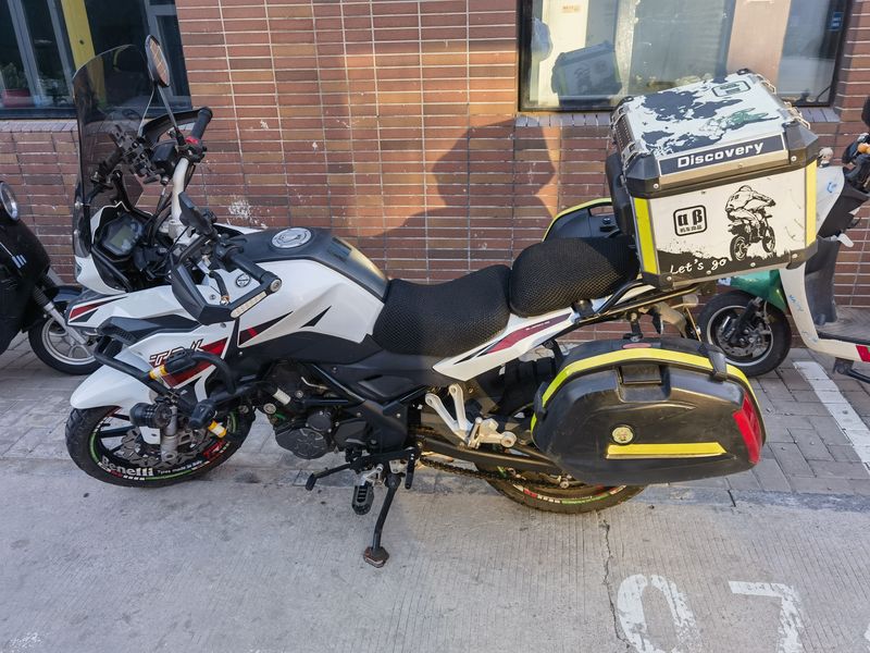 二手贝纳利金鹏 TRK251