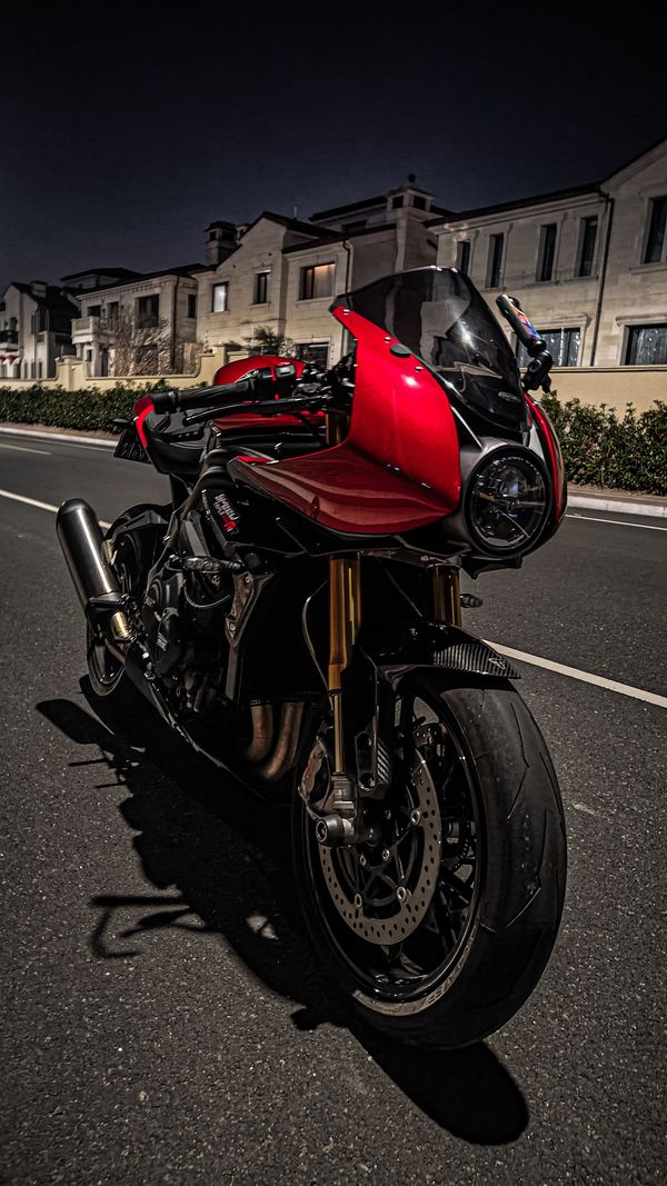 二手凯旋Speed Triple 1200 RR