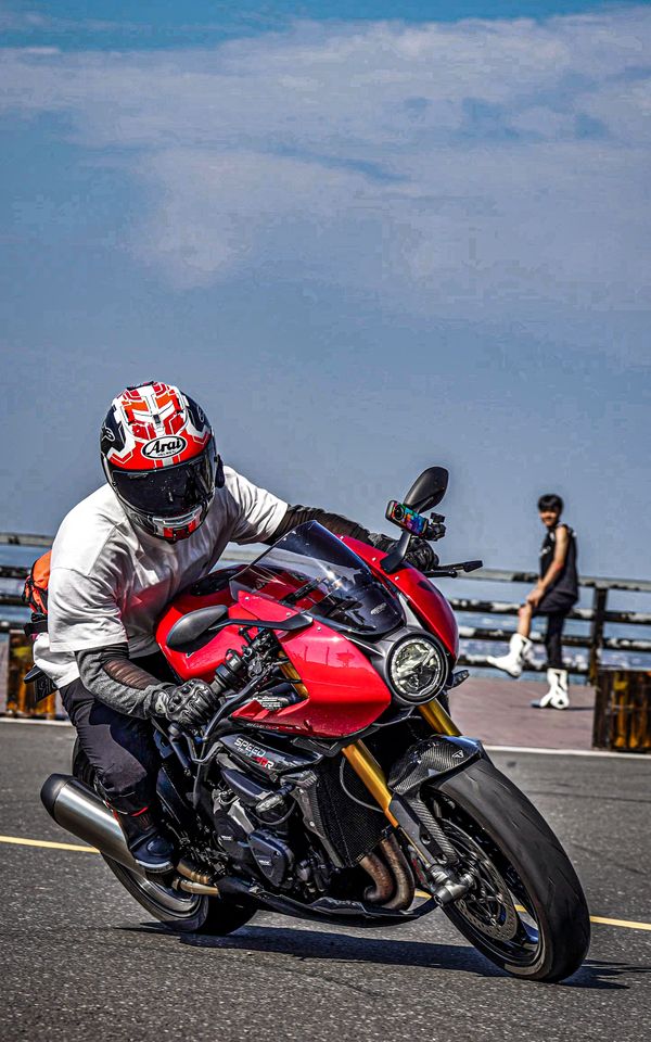 二手凯旋Speed Triple 1200 RR