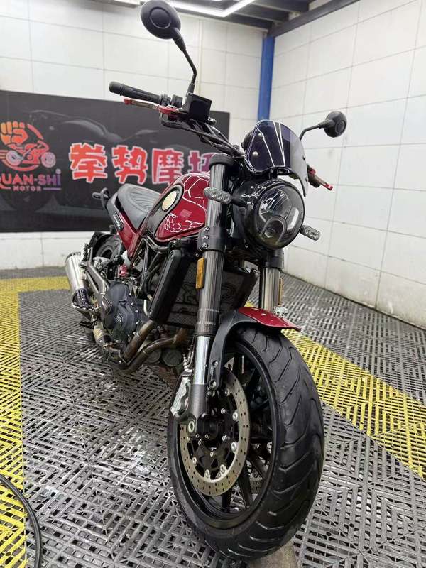 二手贝纳利幼狮 Leoncino 500