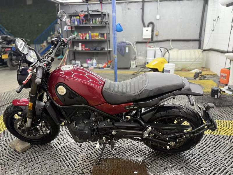 二手贝纳利幼狮 Leoncino 500