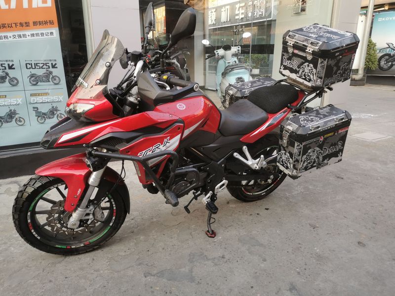 二手贝纳利金鹏 TRK251