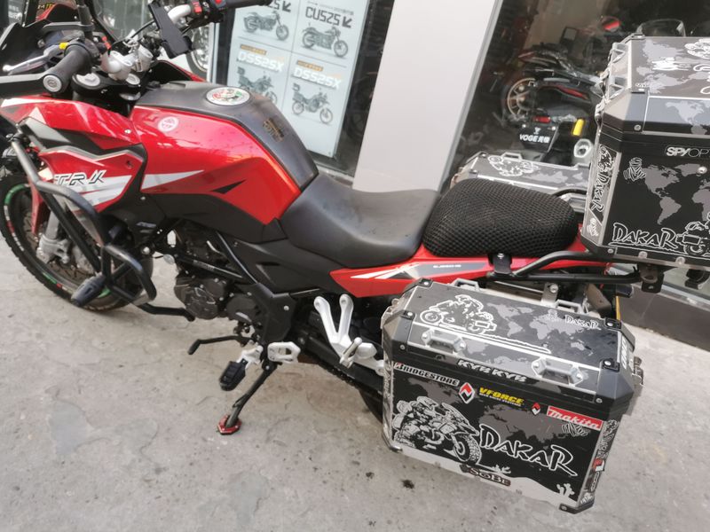二手贝纳利金鹏 TRK251