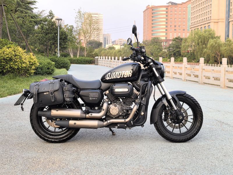 二手QJMOTOR闪300