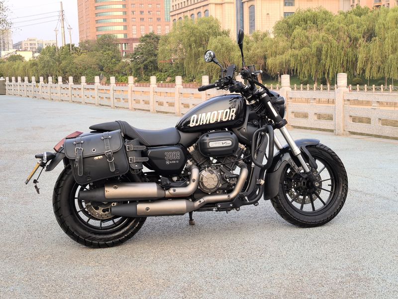 二手QJMOTOR闪300