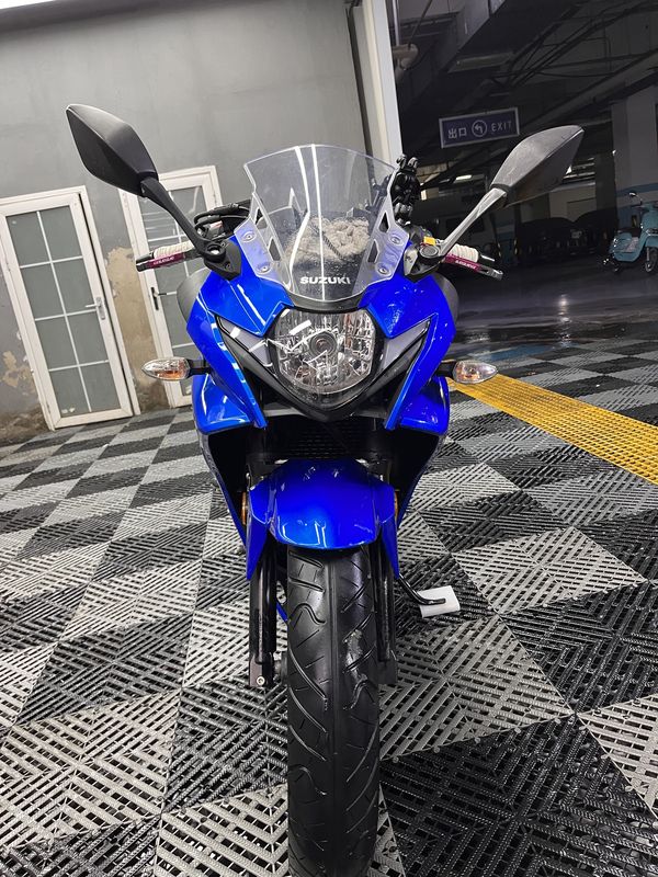 二手豪爵铃木GSX250R