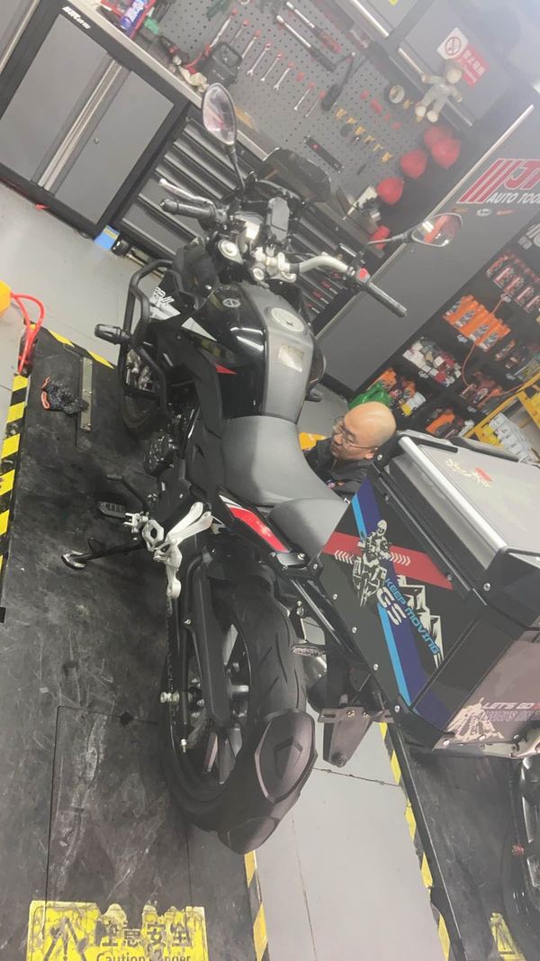 二手贝纳利金鹏 TRK251