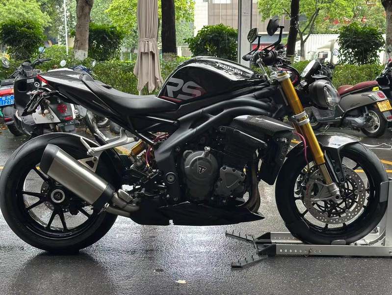 二手凯旋Speed Triple 1200 RS