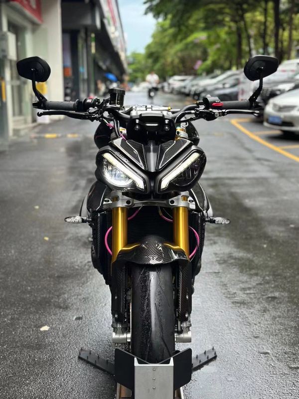 二手凯旋Speed Triple 1200 RS
