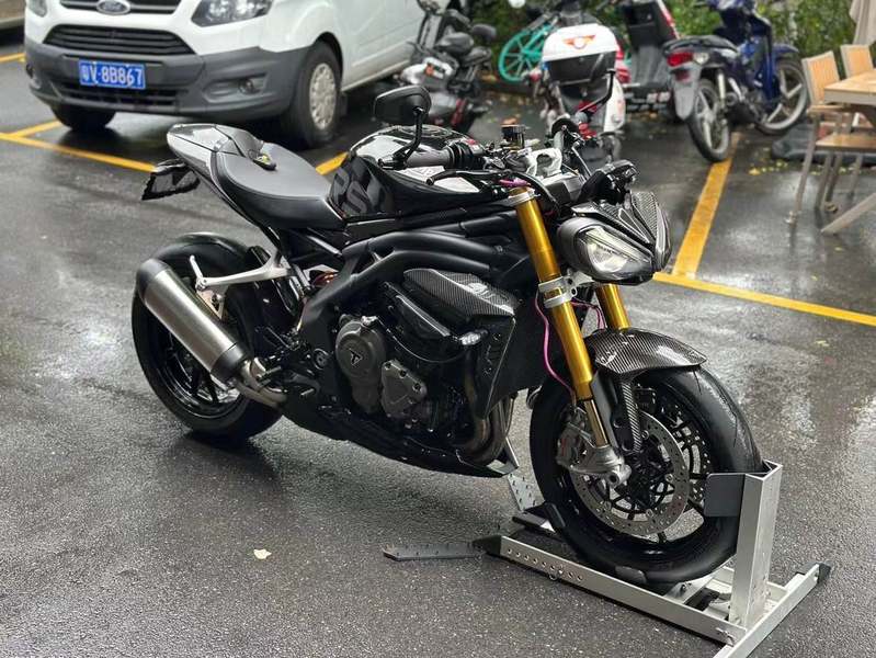 二手凯旋Speed Triple 1200 RS