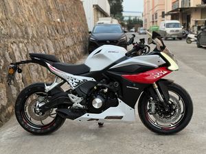 二手贝纳利龙卷风 Tornado 552R