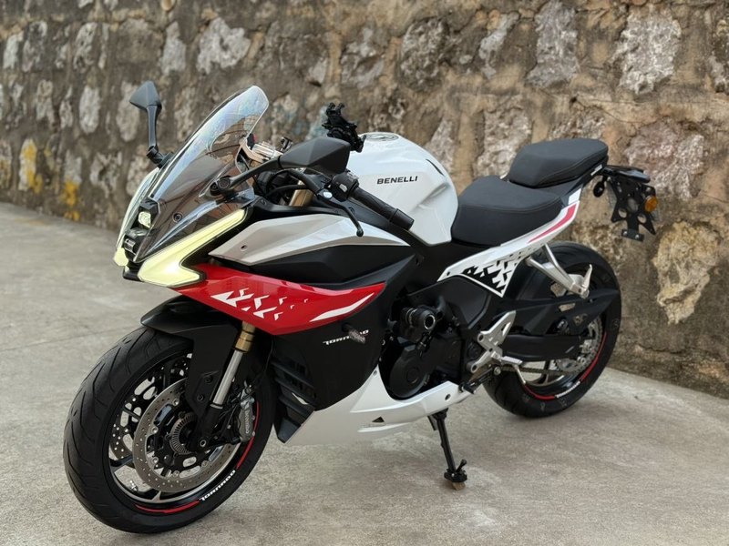 二手贝纳利龙卷风 Tornado 552R