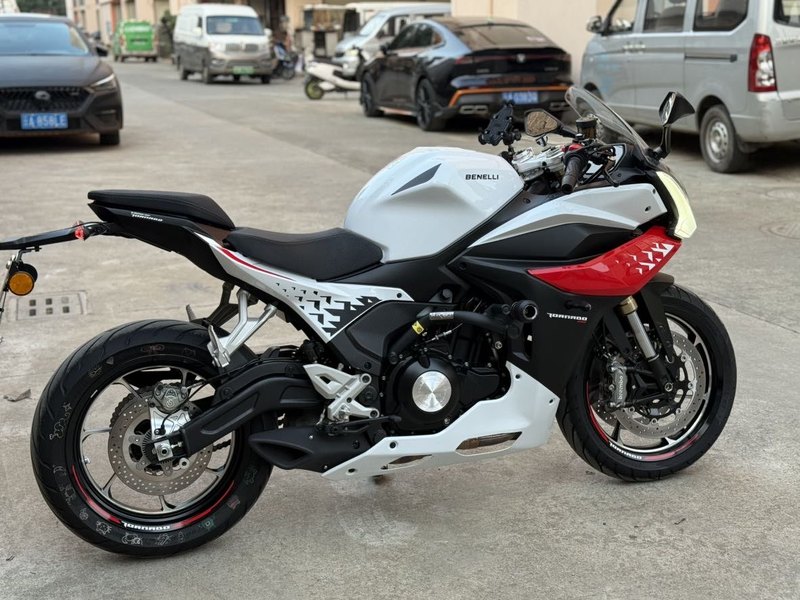 二手贝纳利龙卷风 Tornado 552R