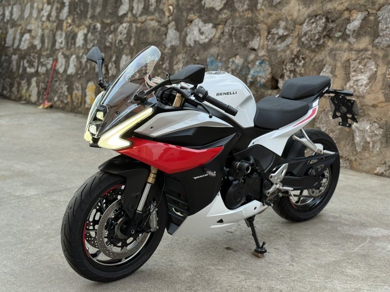 二手贝纳利龙卷风 Tornado 552R