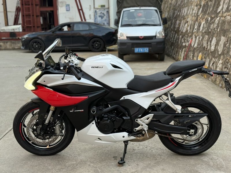 二手贝纳利龙卷风 Tornado 552R