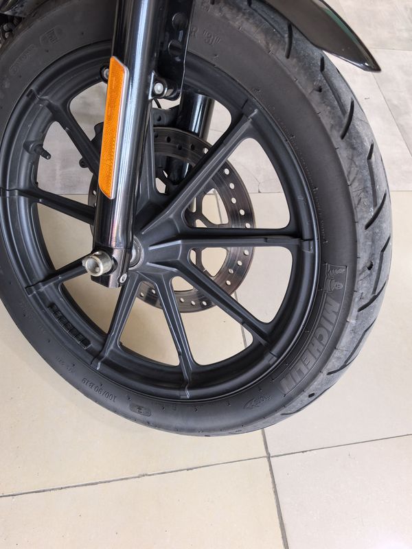 二手哈雷戴维森硬汉 lron 1200