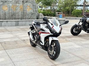 二手本田CBR400R