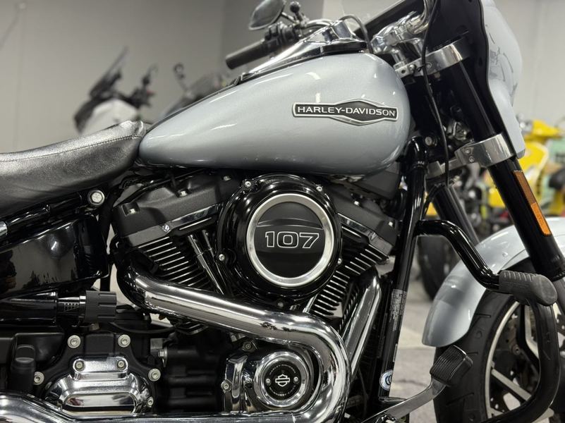 二手哈雷戴维森凌动滑翔 Sport Glide