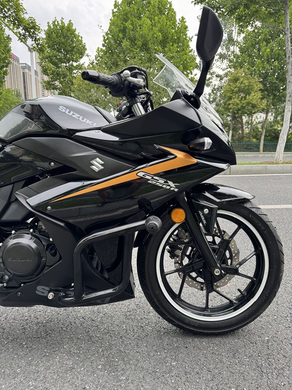 二手豪爵铃木GSX250R
