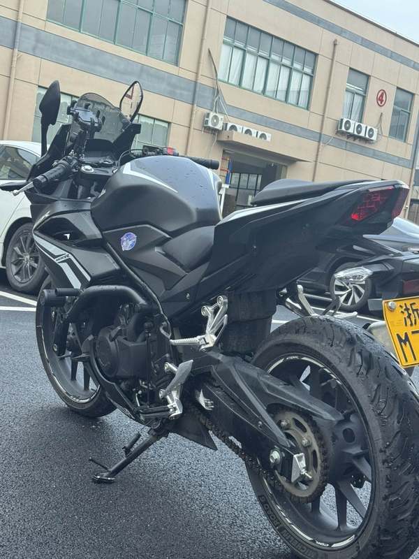 二手本田CBR400R