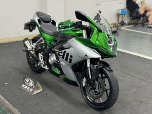 二手贝纳利龙卷风 Tornado 252R