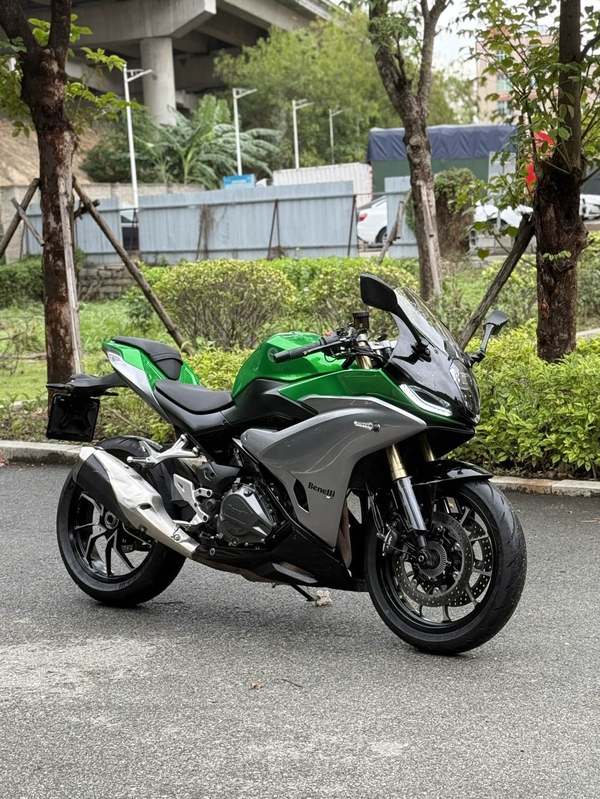 二手贝纳利龙卷风 Tornado 402R