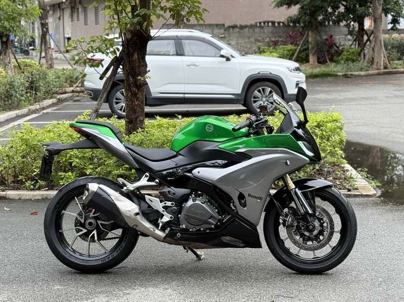 二手贝纳利龙卷风 Tornado 402R