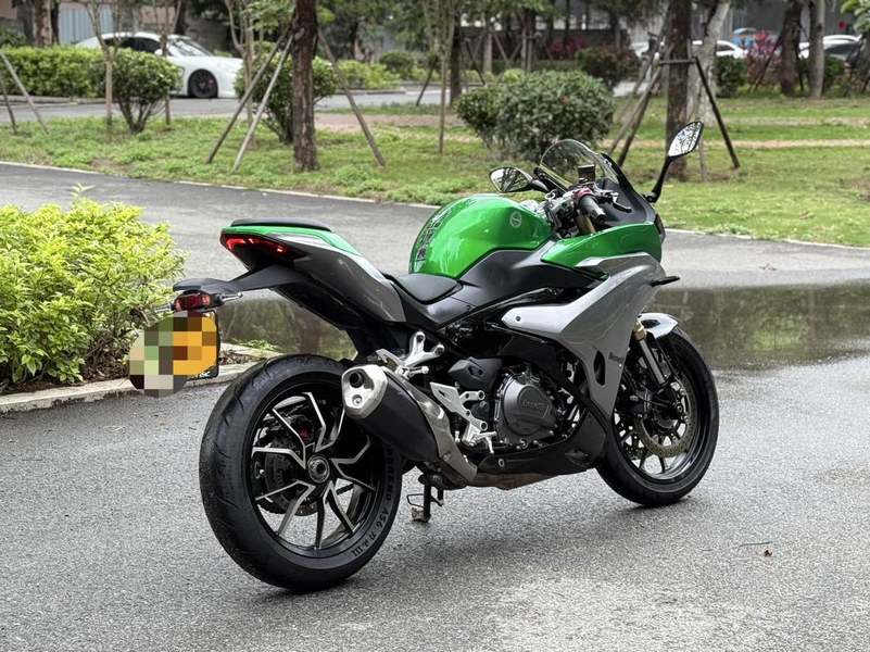 二手贝纳利龙卷风 Tornado 402R