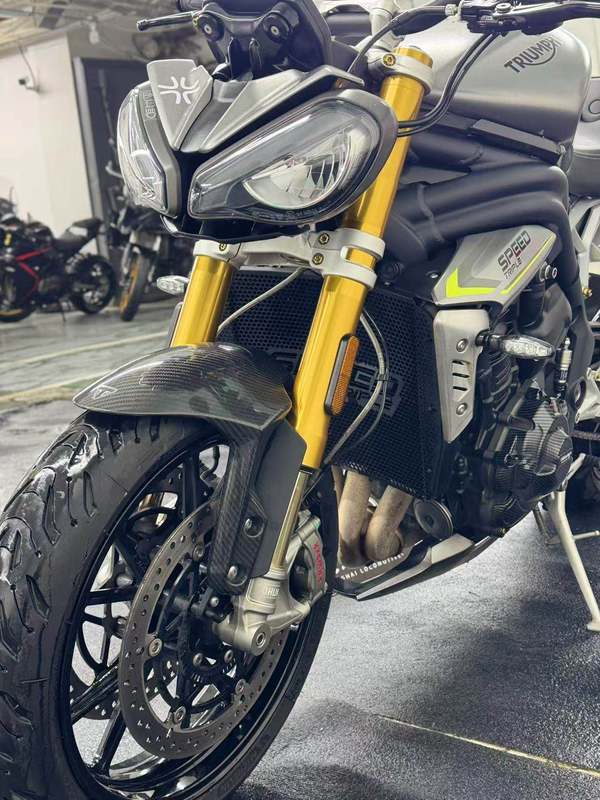 二手凯旋Speed Triple 1200 RS