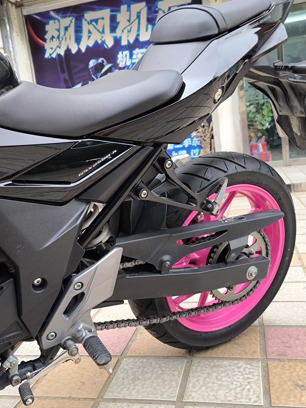 二手豪爵铃木GSX250R
