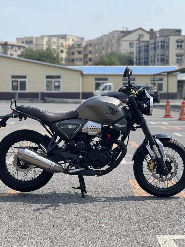 二手五羊本田鸷道 CB190SS