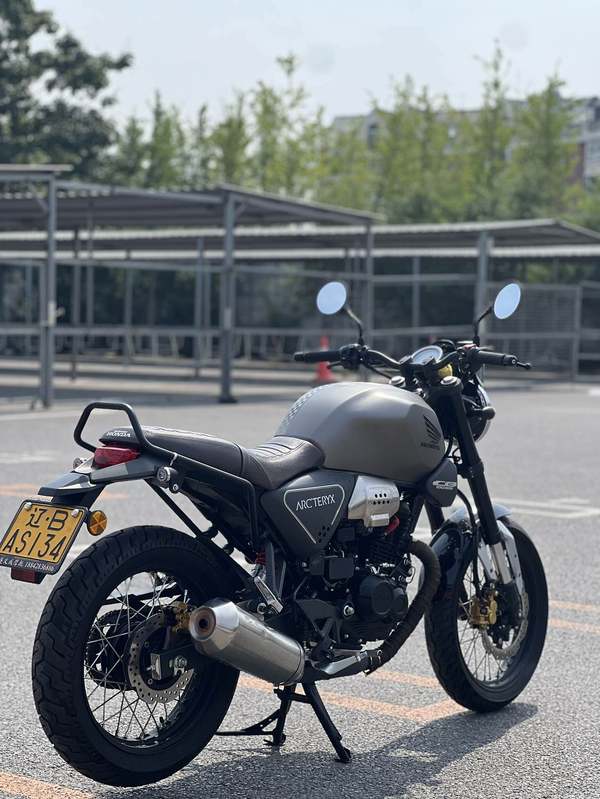 二手五羊本田鸷道 CB190SS