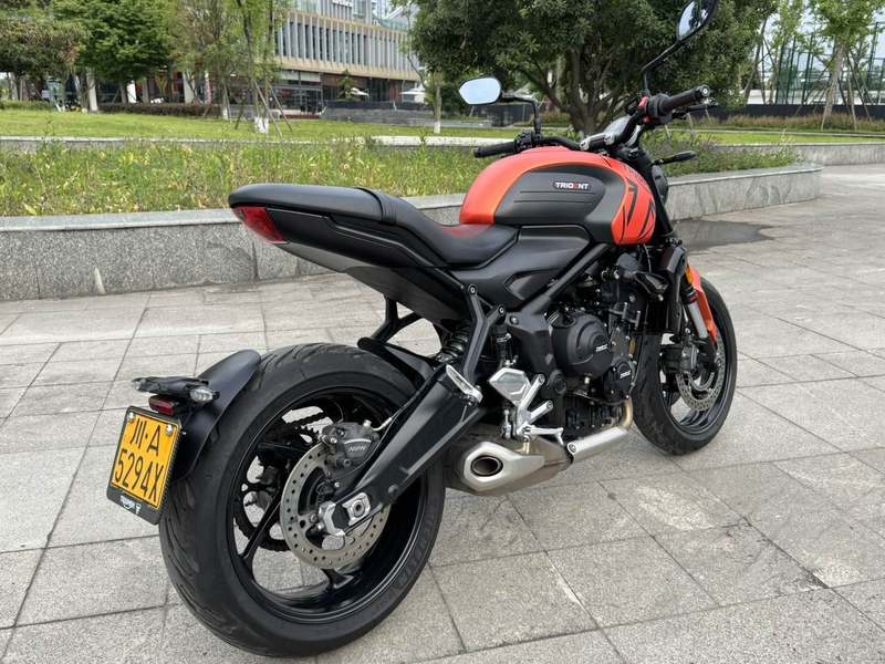 二手凯旋Trident 660