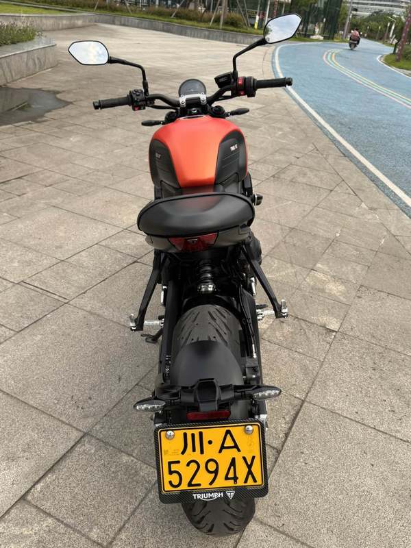 二手凯旋Trident 660