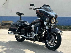二手哈雷戴维森大道滑翔 Street Glide