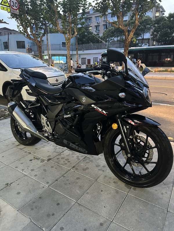 二手豪爵铃木GSX250R