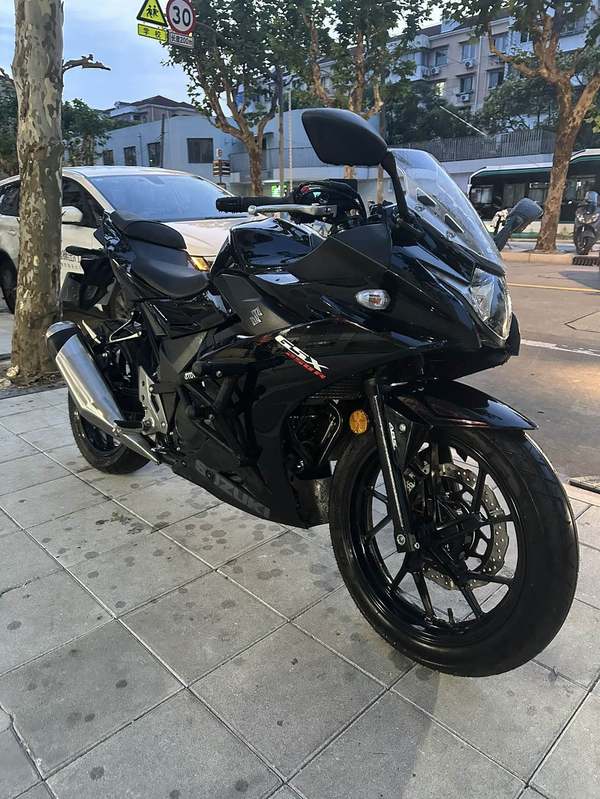 二手豪爵铃木GSX250R