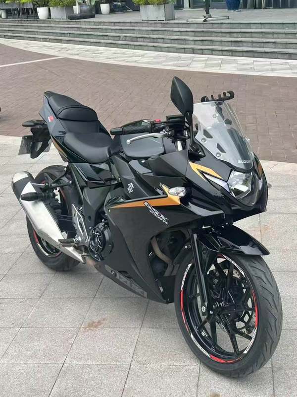 二手豪爵铃木GSX250R