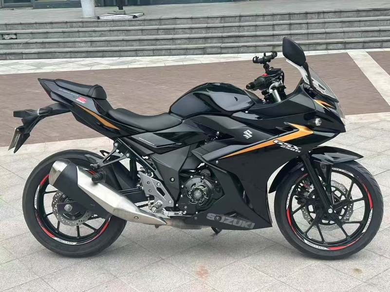 二手豪爵铃木GSX250R
