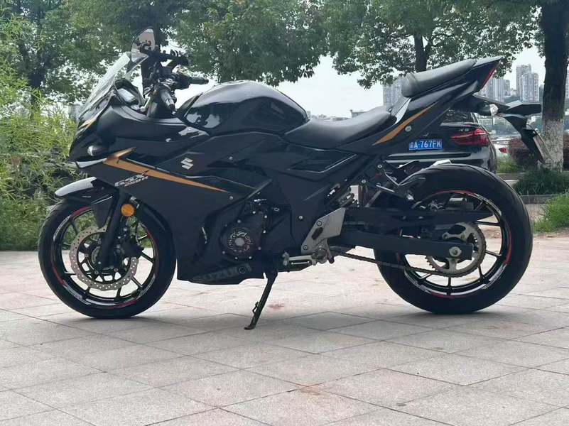 二手豪爵铃木GSX250R
