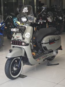 二手维多利亚Sixties 250Si