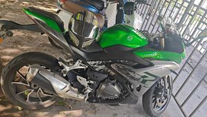 二手贝纳利龙卷风 Tornado 402R