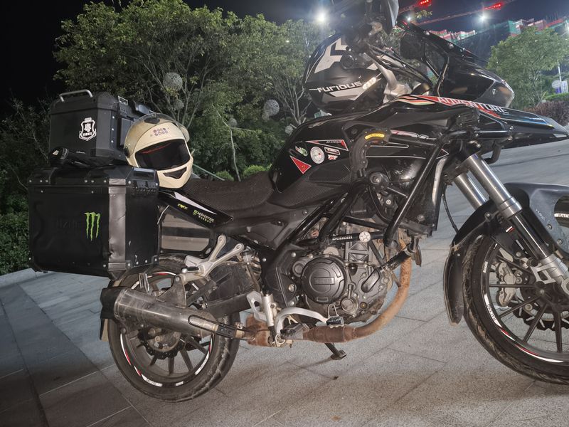 二手贝纳利金鹏 TRK251