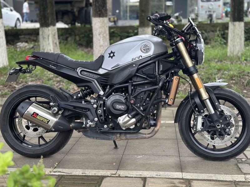 二手贝纳利幼狮 Leoncino 800