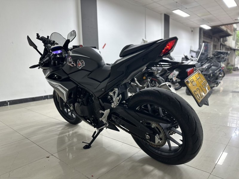 二手本田CBR400R