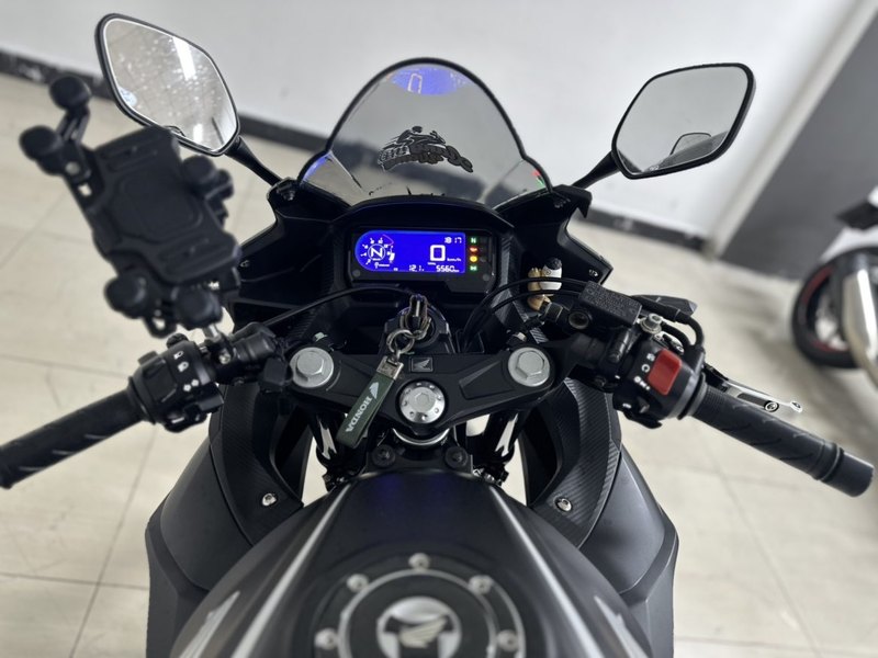二手本田CBR400R