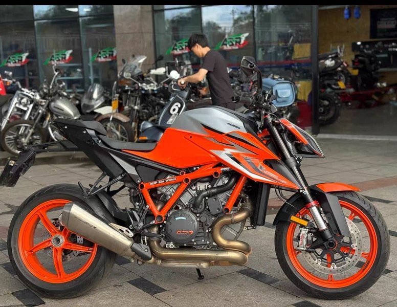 二手KTMR2R1290 Super Duke