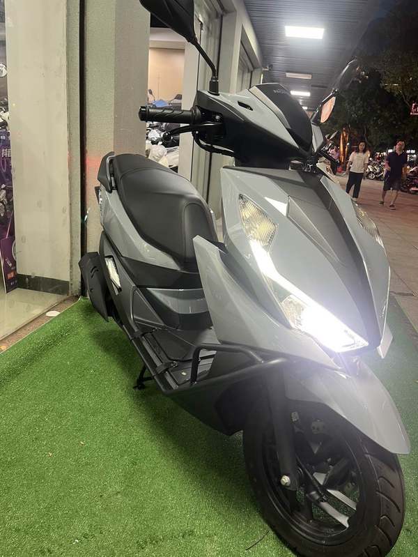二手五羊本田NX125